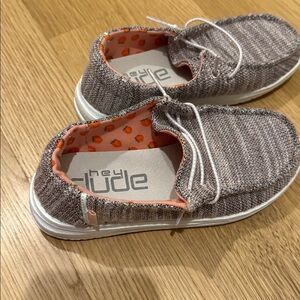 Hey Dude Wendy Youth Stretch Peach Bud Size K13